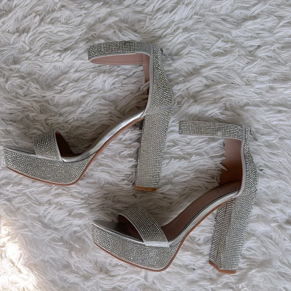 Windsor Yula Rhinestone Silver Platform Heels Size 8
